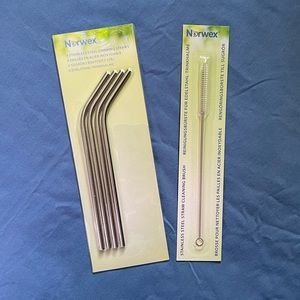 Norwex reusable stainless steel straws & brush